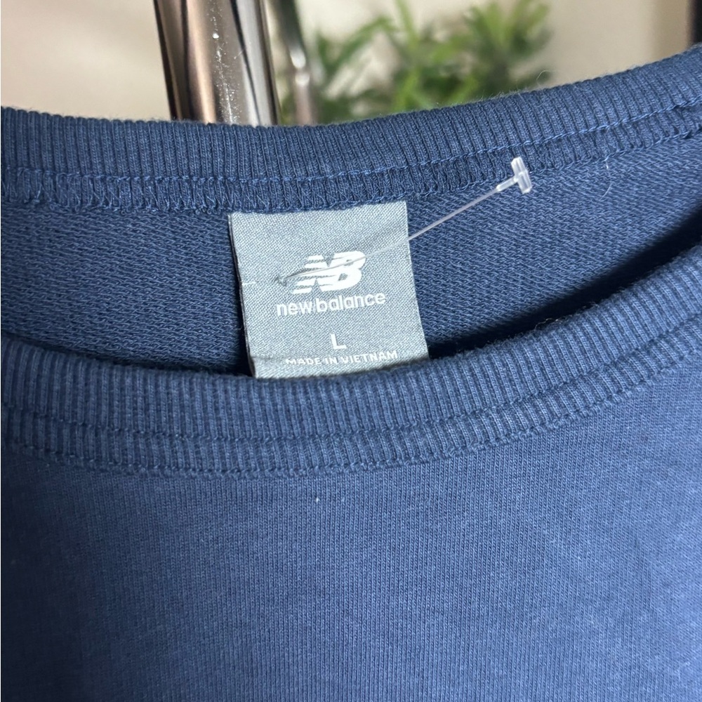 New Balance Navy & White Boston Cropped Tee - Picture 4 of 4